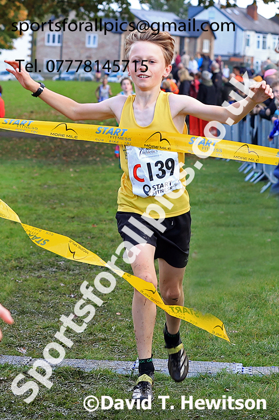 Boys under-13s, 2024 Northern Cross Country Relays, Graves Park, Sheffield.   Photo: David T. Hewitson/Sports for All Pics